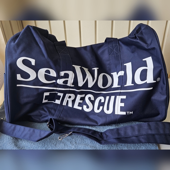 Seaworld Bags New Seaworld Rescue Weekender Duffel Bag Poshmark